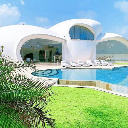 The Cloud Beachfront Villa Tabanan Екстер'єр фото