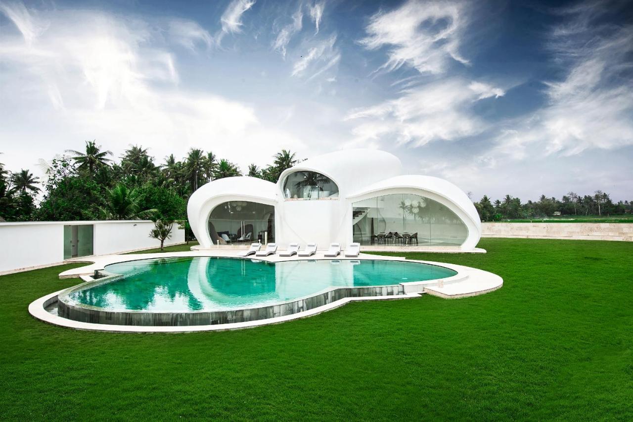 The Cloud Beachfront Villa Tabanan Екстер'єр фото