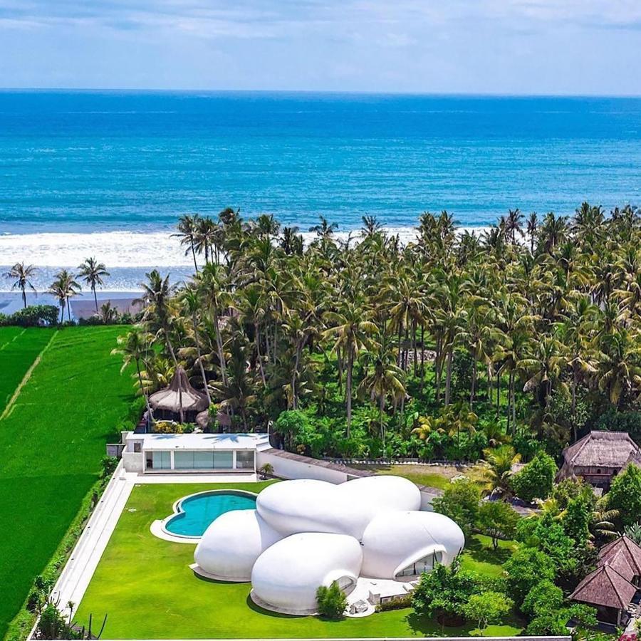 The Cloud Beachfront Villa Tabanan Екстер'єр фото