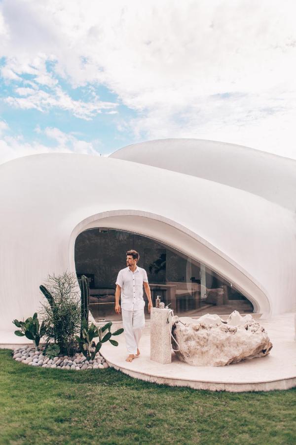 The Cloud Beachfront Villa Tabanan Екстер'єр фото