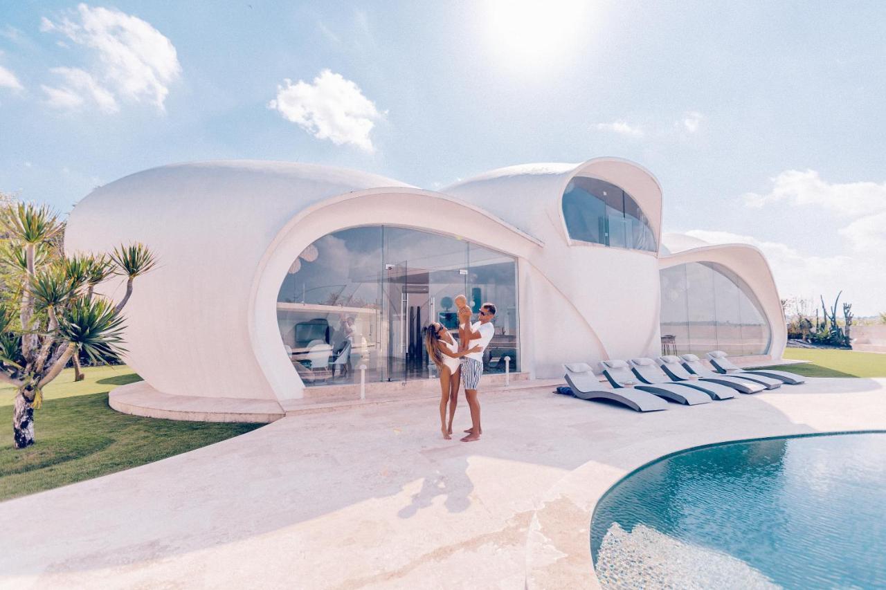 The Cloud Beachfront Villa Tabanan Екстер'єр фото